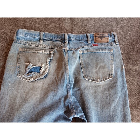 Pants 42 X 34 Wrangler Mens Thrashed Distressed Demin Jeans 5 Pocket - Picture 5 of 10